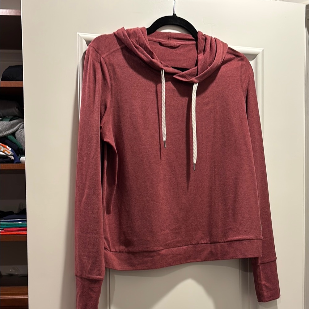 Vuori clay colored “Halo” hoodie. Size M